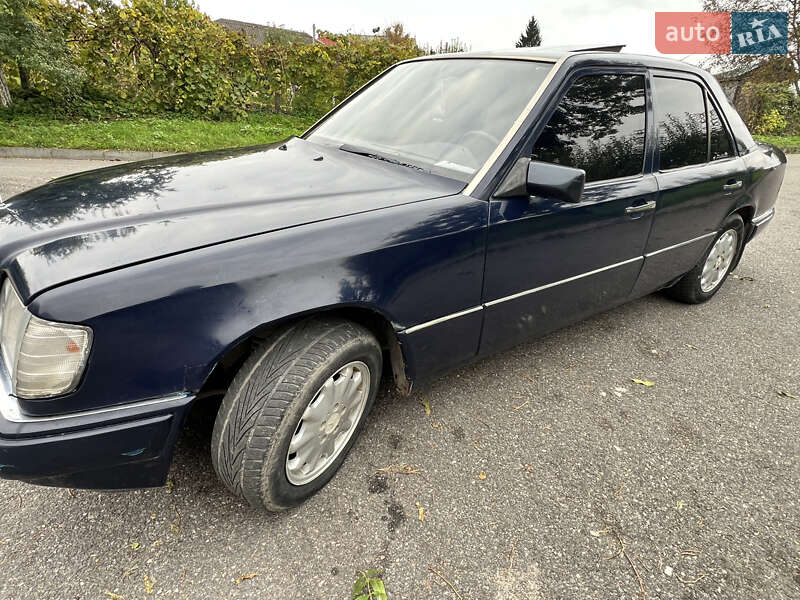 Седан Mercedes-Benz E-Class 1994 в Хмельницком