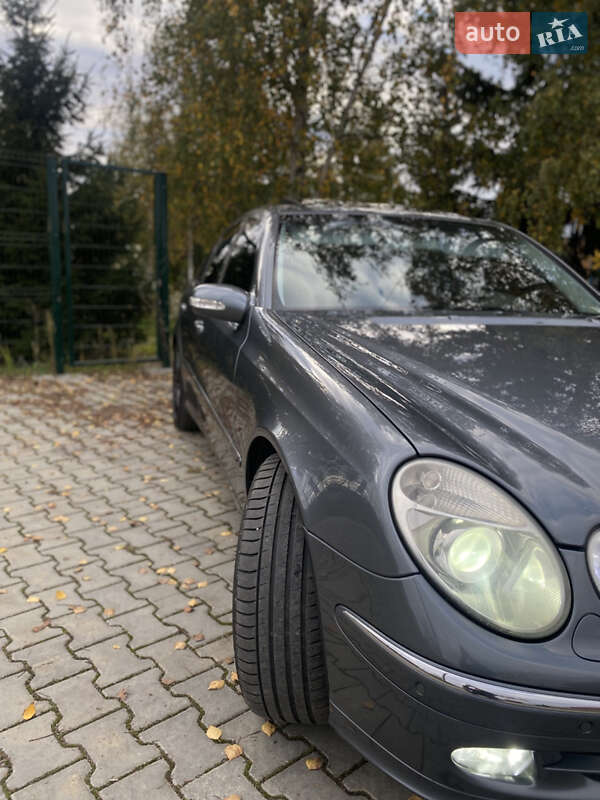 Седан Mercedes-Benz E-Class 2004 в Стрые