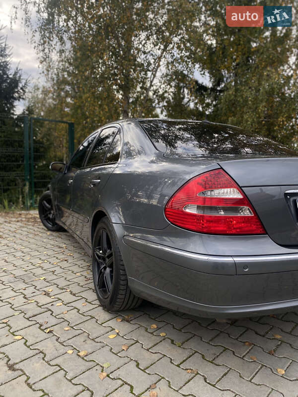 Седан Mercedes-Benz E-Class 2004 в Стрые