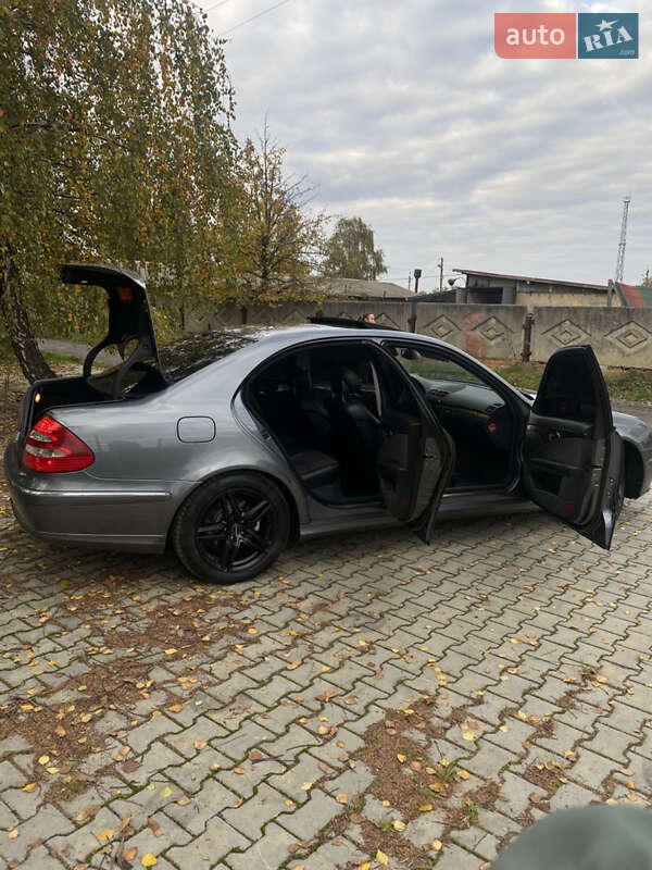 Седан Mercedes-Benz E-Class 2004 в Стрые