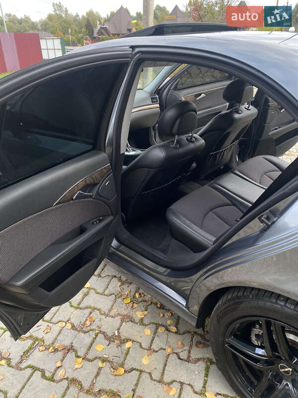 Седан Mercedes-Benz E-Class 2004 в Стрые