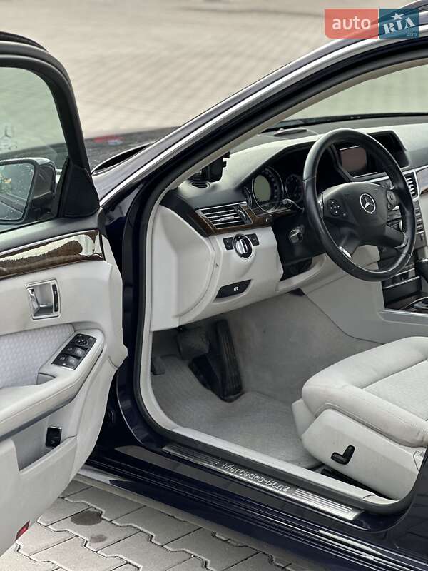 Универсал Mercedes-Benz E-Class 2010 в Нововолынске