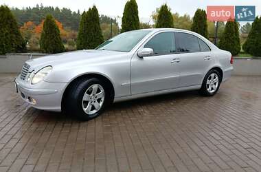 Седан Mercedes-Benz E-Class 2002 в Вараше