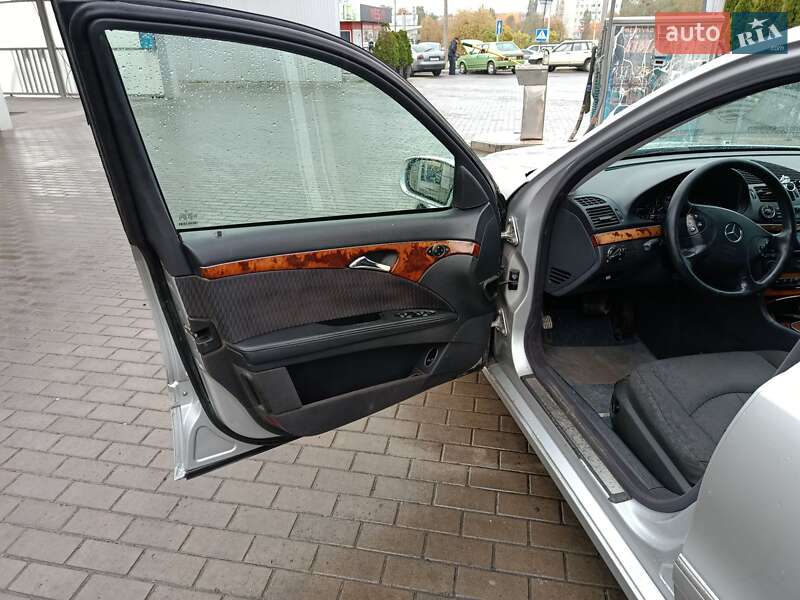 Седан Mercedes-Benz E-Class 2002 в Вараші фото 11 Седан Mercedes-Benz E-Class 2002 в Вараші