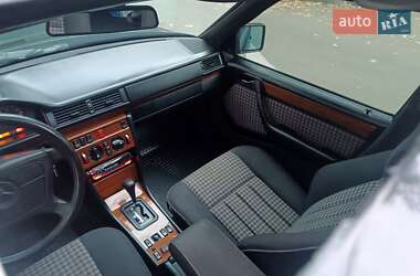 Універсал Mercedes-Benz E-Class 1994 в  фото 10 Універсал Mercedes-Benz E-Class 1994 в