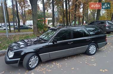 Універсал Mercedes-Benz E-Class 1994 в  фото 3 Універсал Mercedes-Benz E-Class 1994 в
