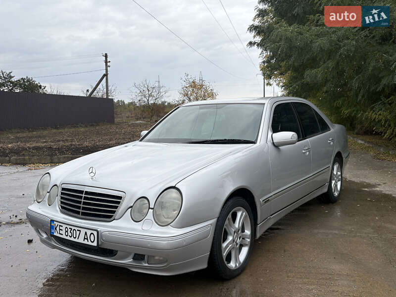 Mercedes-Benz E-Class 2000