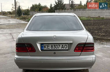 Седан Mercedes-Benz E-Class 2000 в 