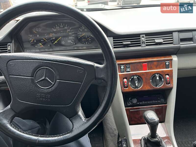 Седан Mercedes-Benz E-Class 1989 в Харькове фото 4 Седан Mercedes-Benz E-Class 1989 в Харькове