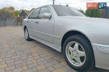 Седан Mercedes-Benz E-Class 1995 в 