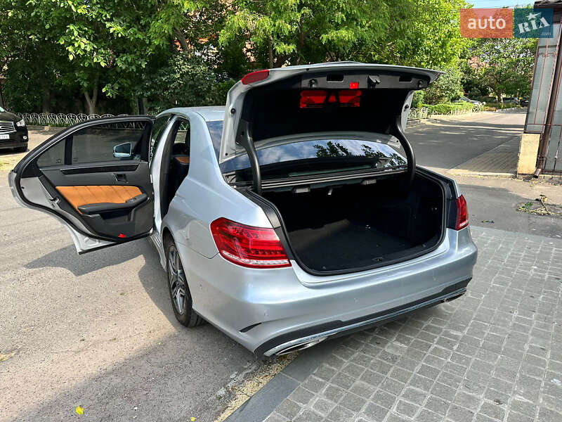 Седан Mercedes-Benz E-Class 2011 в Одесі