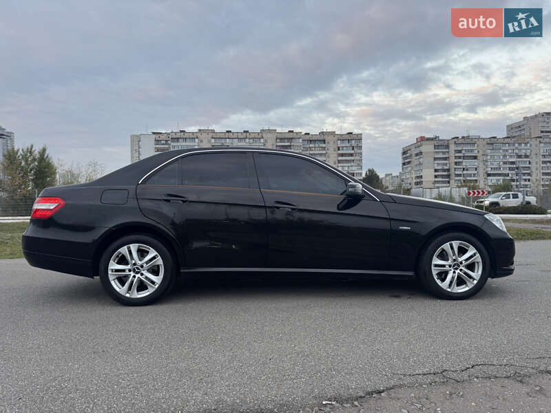 Седан Mercedes-Benz E-Class 2009 в Киеве