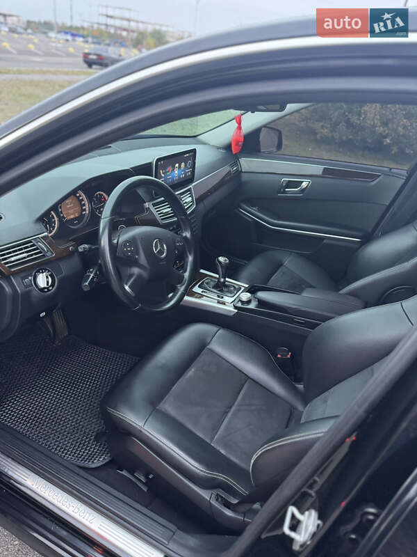 Седан Mercedes-Benz E-Class 2009 в Киеве