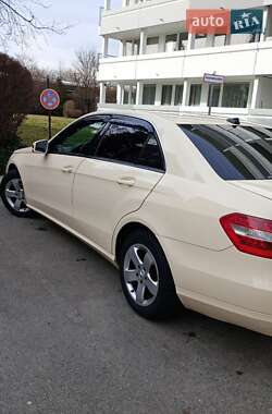 Седан Mercedes-Benz E-Class 2011 в 