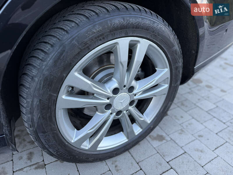 Седан Mercedes-Benz E-Class 2015 в Луцьку