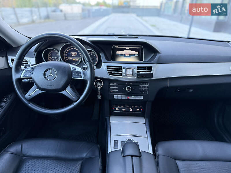 Седан Mercedes-Benz E-Class 2015 в Луцьку