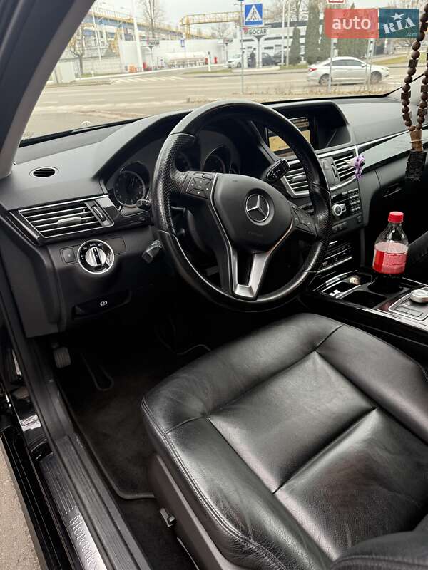 Седан Mercedes-Benz E-Class 2012 в Києві