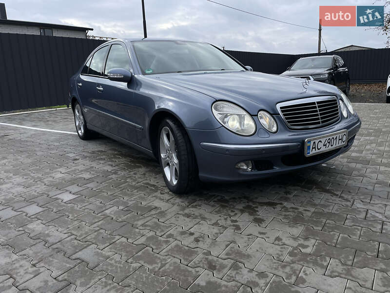 Седан Mercedes-Benz E-Class 2005 в Луцке