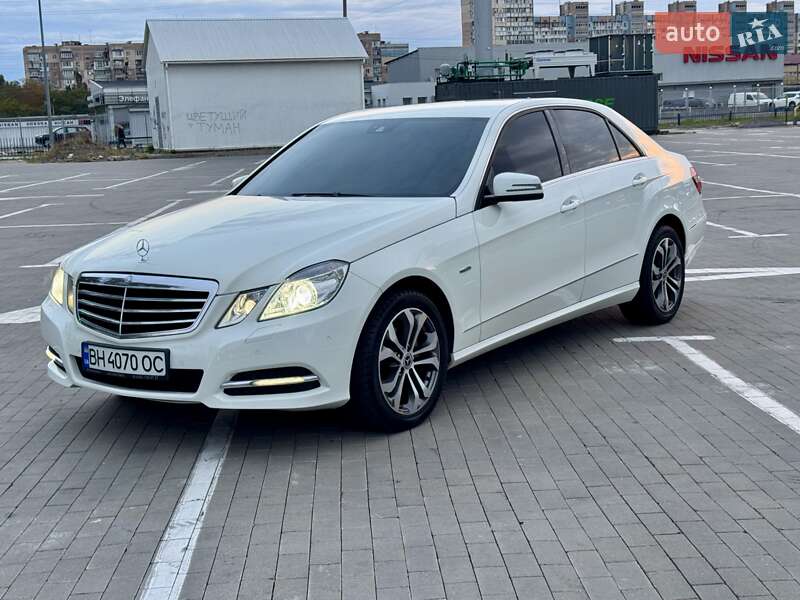 Седан Mercedes-Benz E-Class 2011 в Одессе