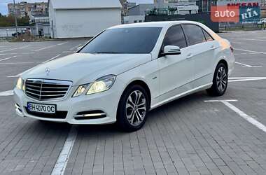 Седан Mercedes-Benz E-Class 2011 в 