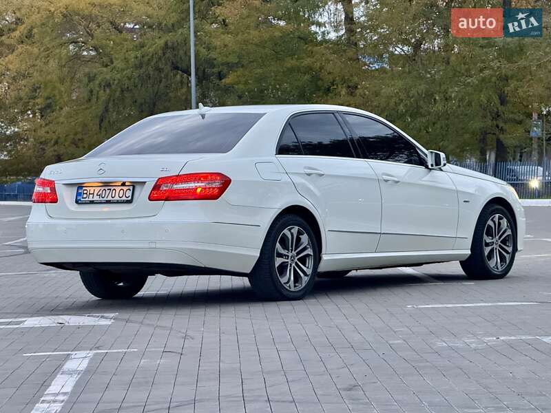 Седан Mercedes-Benz E-Class 2011 в Одессе