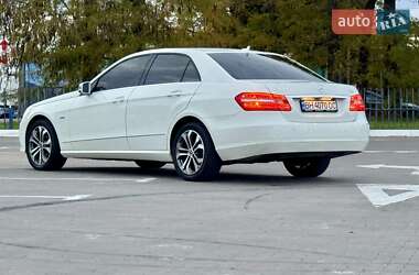 Седан Mercedes-Benz E-Class 2011 в 