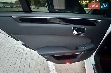 Седан Mercedes-Benz E-Class 2011 в 
