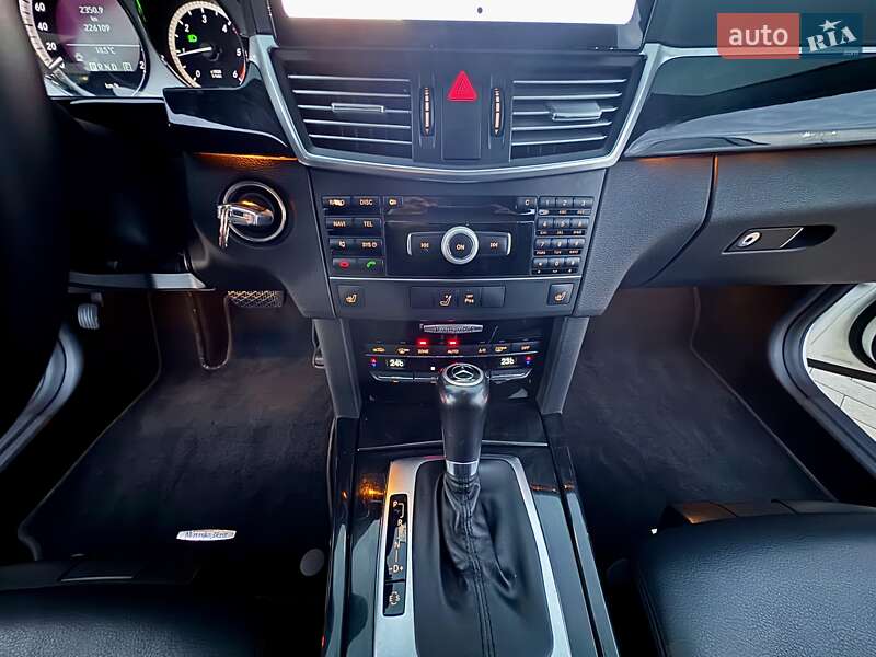 Седан Mercedes-Benz E-Class 2011 в Одессе