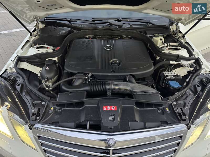 Седан Mercedes-Benz E-Class 2011 в Одессе