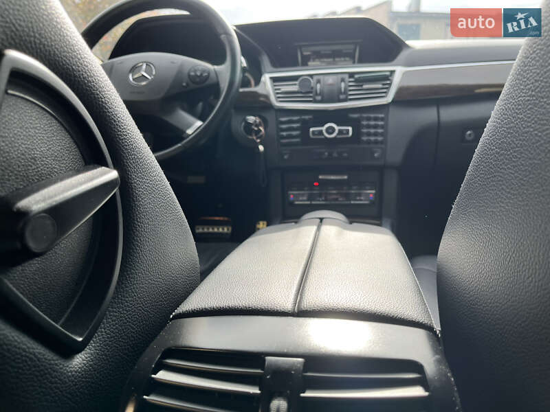 Седан Mercedes-Benz E-Class 2012 в Тячеве фото 67 Седан Mercedes-Benz E-Class 2012 в Тячеве