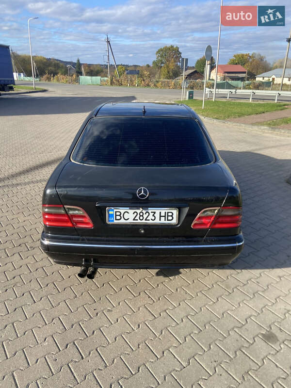 Седан Mercedes-Benz E-Class 2000 в Ивано-Франковске