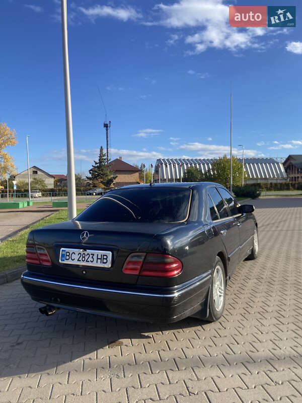 Седан Mercedes-Benz E-Class 2000 в Ивано-Франковске