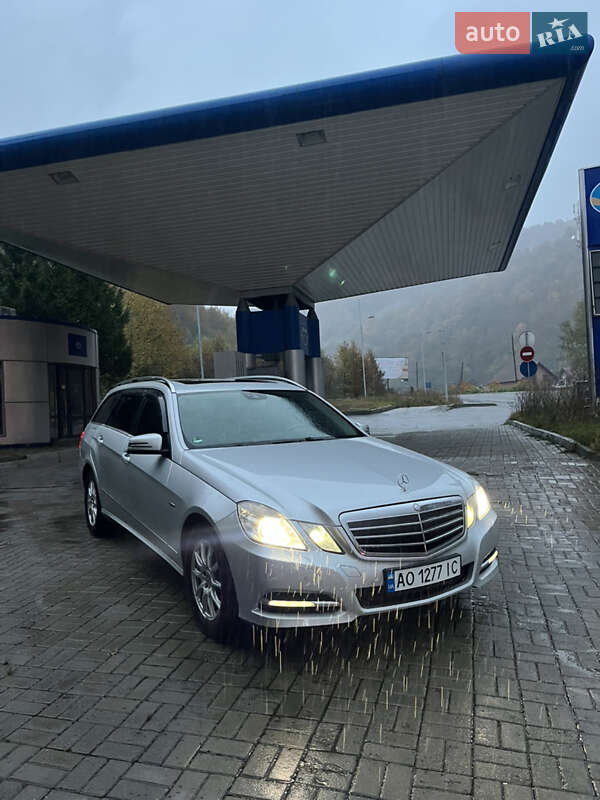 Універсал Mercedes-Benz E-Class 2010 в Рахові фото 25 Універсал Mercedes-Benz E-Class 2010 в Рахові
