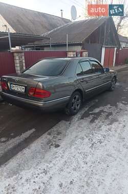 Седан Mercedes-Benz E-Class 1997 в Звягелі