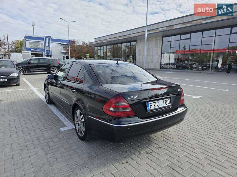 Седан Mercedes-Benz E-Class 2004 в Могилев-Подольске фото 5 Седан Mercedes-Benz E-Class 2004 в Могилев-Подольске