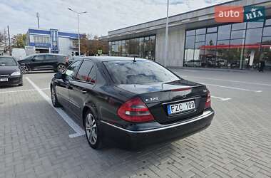Седан Mercedes-Benz E-Class 2004 в  фото 5 Седан Mercedes-Benz E-Class 2004 в