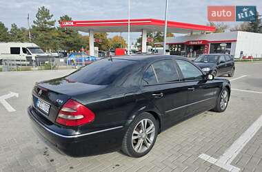 Седан Mercedes-Benz E-Class 2004 в  фото 9 Седан Mercedes-Benz E-Class 2004 в
