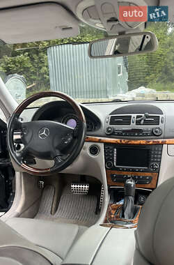 Седан Mercedes-Benz E-Class 2003 в  фото 37 Седан Mercedes-Benz E-Class 2003 в