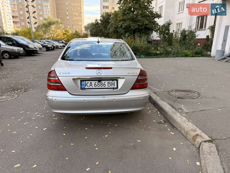Седан Mercedes-Benz E-Class 2004 в Киеве