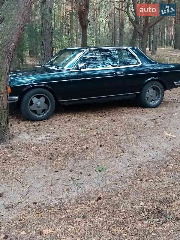 Купе Mercedes-Benz E-Class 1979 в Львові