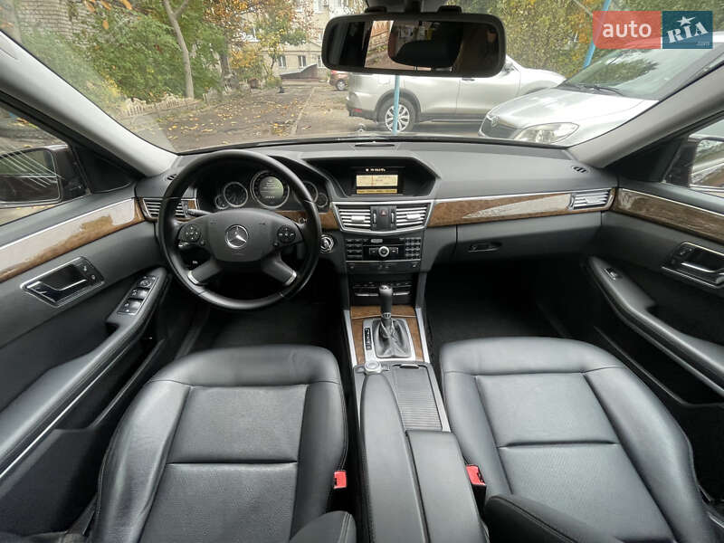 Седан Mercedes-Benz E-Class 2010 в Кременчуге