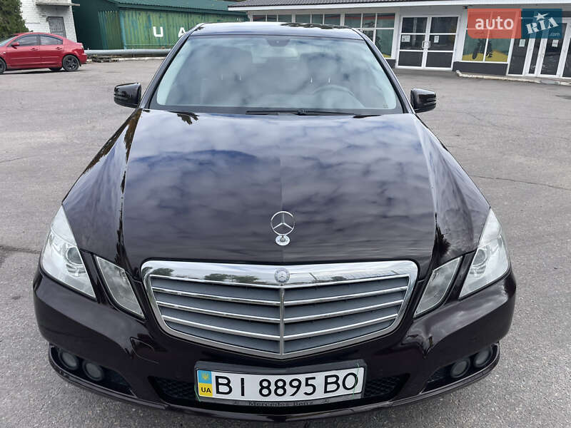 Седан Mercedes-Benz E-Class 2010 в Кременчуге