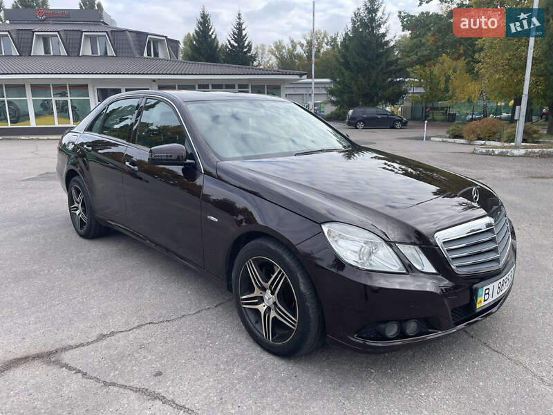 Седан Mercedes-Benz E-Class 2010 в Кременчуге