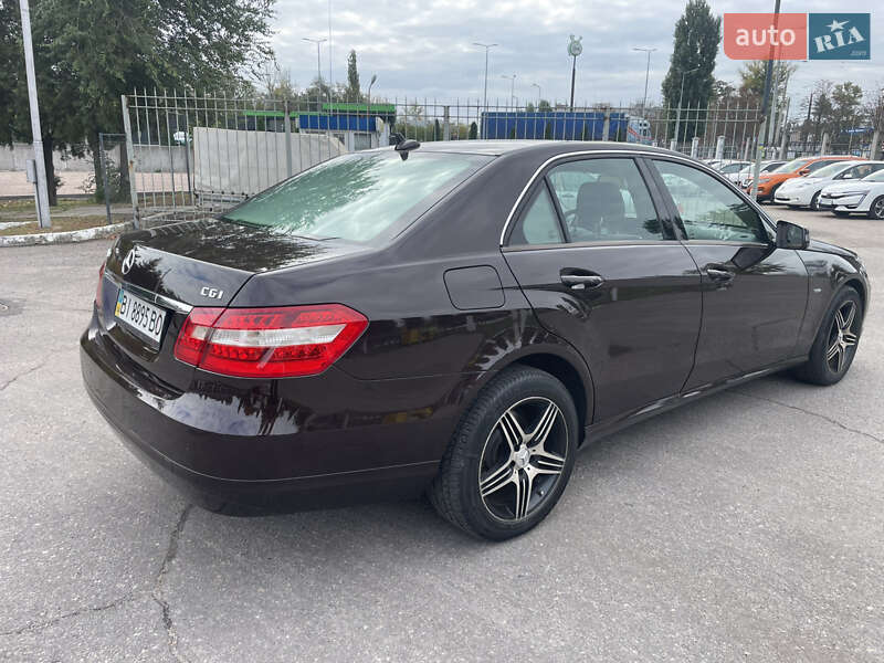 Седан Mercedes-Benz E-Class 2010 в Кременчуге