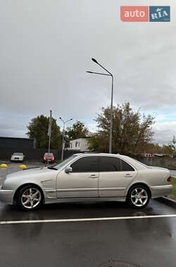 Седан Mercedes-Benz E-Class 2001 в 