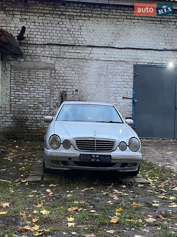 Седан Mercedes-Benz E-Class 2001 в Шостке