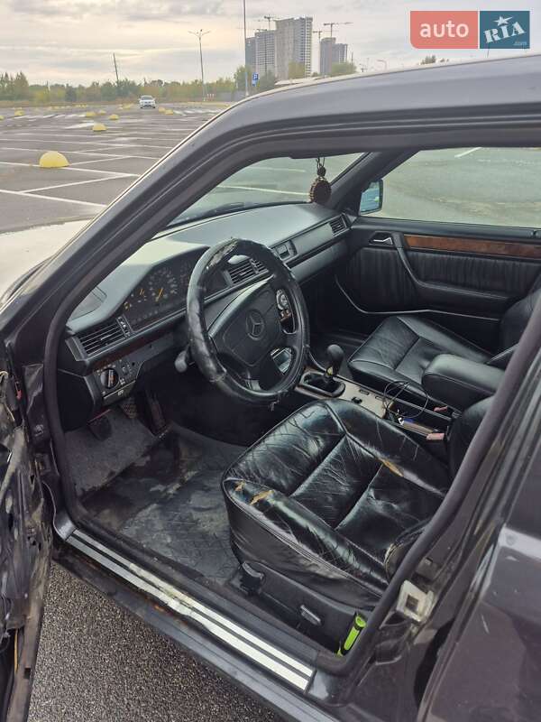 Седан Mercedes-Benz E-Class 1993 в Києві фото 12 Седан Mercedes-Benz E-Class 1993 в Києві