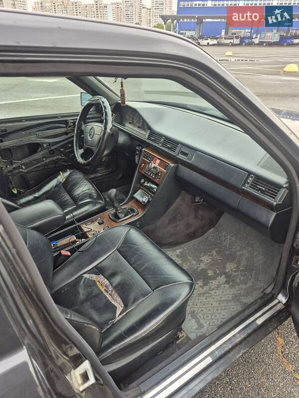 Седан Mercedes-Benz E-Class 1993 в Києві фото 14 Седан Mercedes-Benz E-Class 1993 в Києві