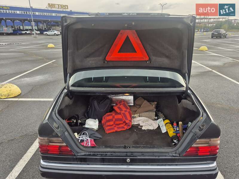 Седан Mercedes-Benz E-Class 1993 в Києві фото 26 Седан Mercedes-Benz E-Class 1993 в Києві