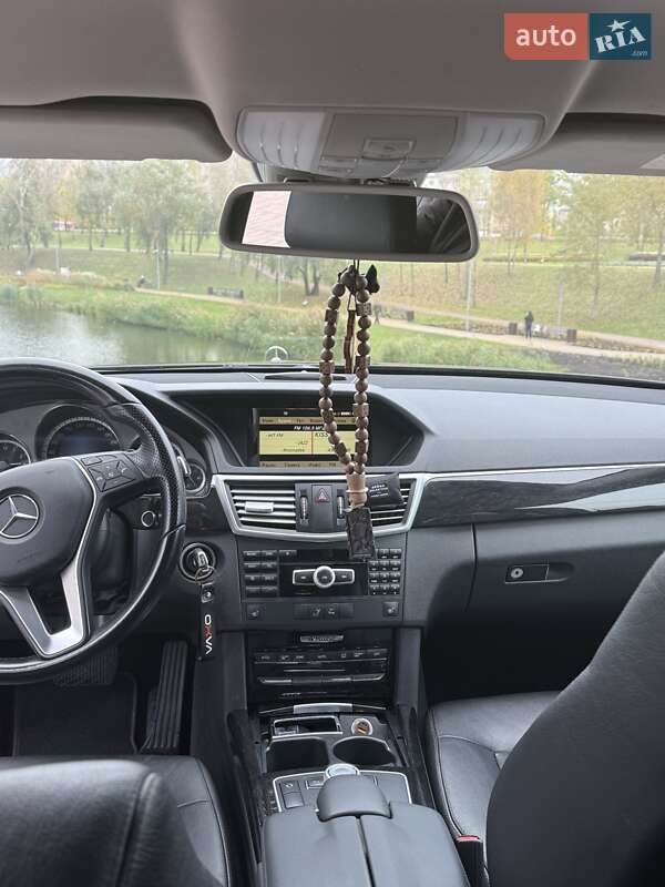 Седан Mercedes-Benz E-Class 2012 в Києві